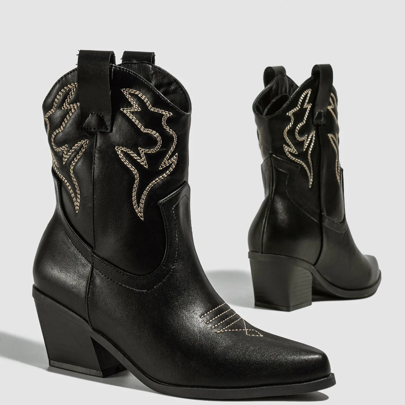 Bottes western blanches brodées pour femmes avec talons hauts épais