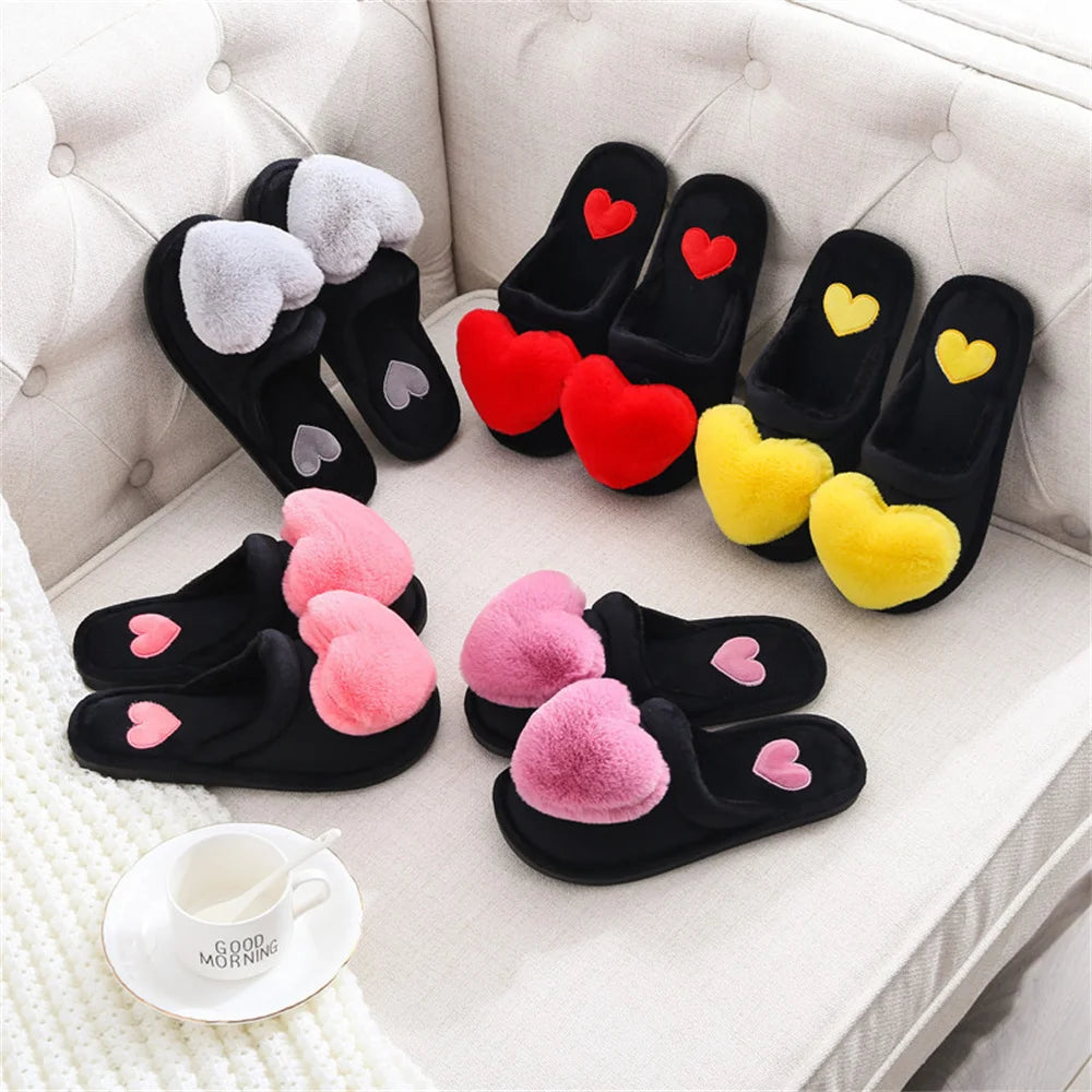 Chaussons d'hiver chauds et antidérapants en peluche pour femme avec motif cœur