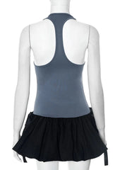 Robe courte plissée grise décontractée dos nu avec patchwork noir