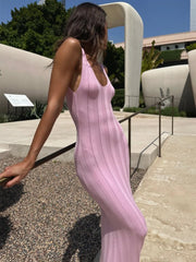 Backless Maxi Dress with V-Neck for a Stunning Look