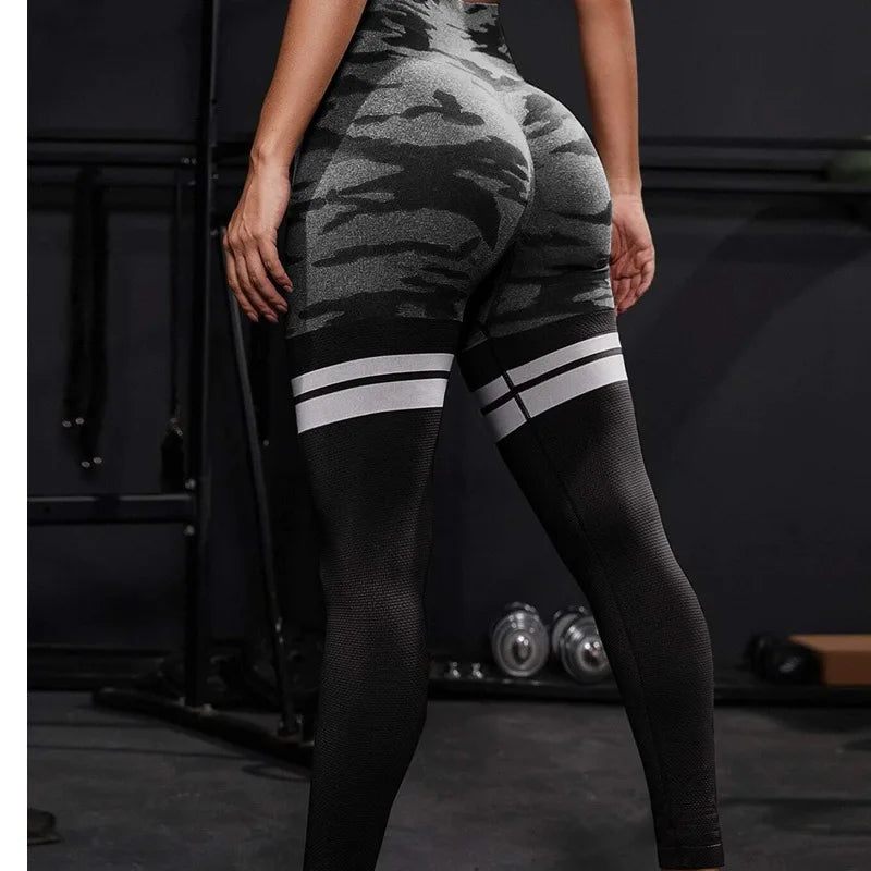 Leggings taille haute sans coutures à rayures camouflage pour femmes pour le fitness 