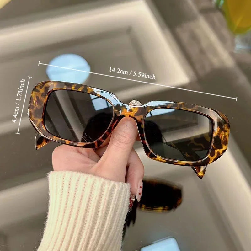 Fashion Black Square Sunglasses for Women - Retro Rectangle Style