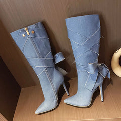 Bottes hautes en denim bleu pour femmes avec motif papillon 