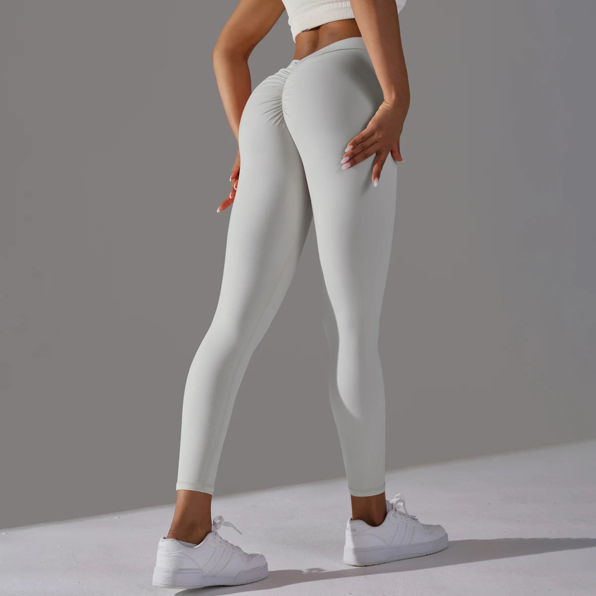 Legging de yoga taille haute avec dos en V et fronces pour femmes 