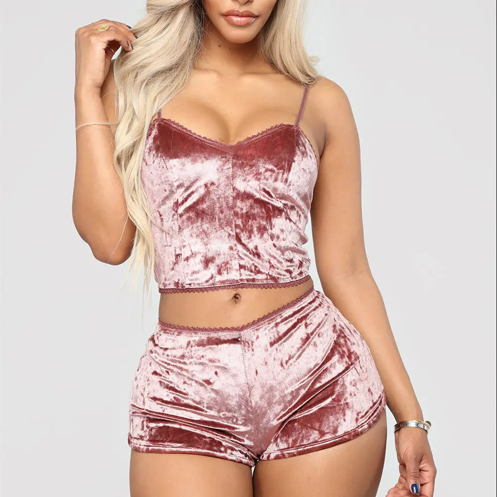 Ensemble pyjama à bretelles spaghetti en velours pour femmes chaudes avec short 