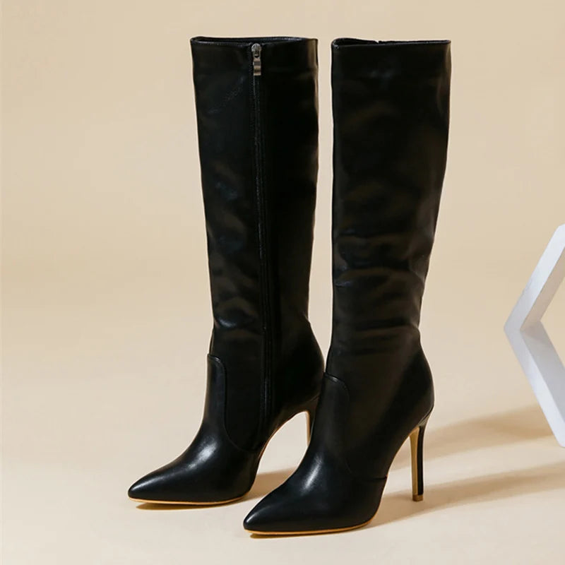 Bottes longues en cuir rouge pour femmes avec bout pointu et talons hauts 