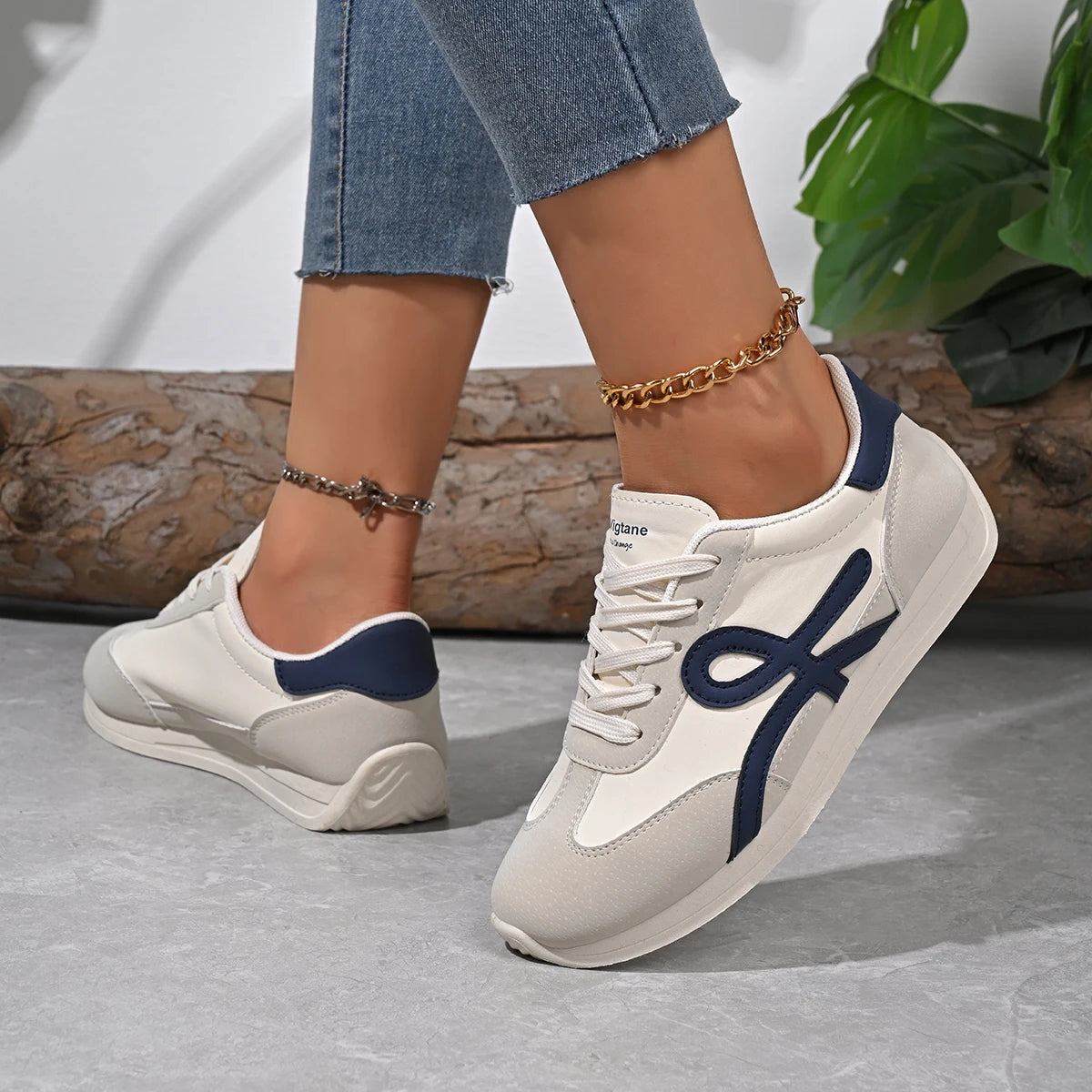 Women's Casual Designer Sneakers in Comfortable Shallow Style