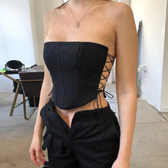 Haut court bustier noir élégant à épaules dénudées et à lacets