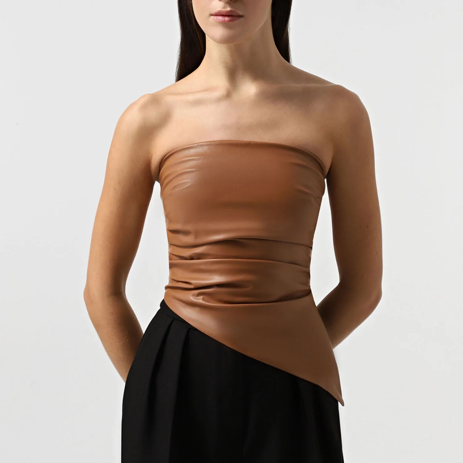 Camisole asymétrique froncée en cuir PU – Haut de soirée dos nu sans bretelles