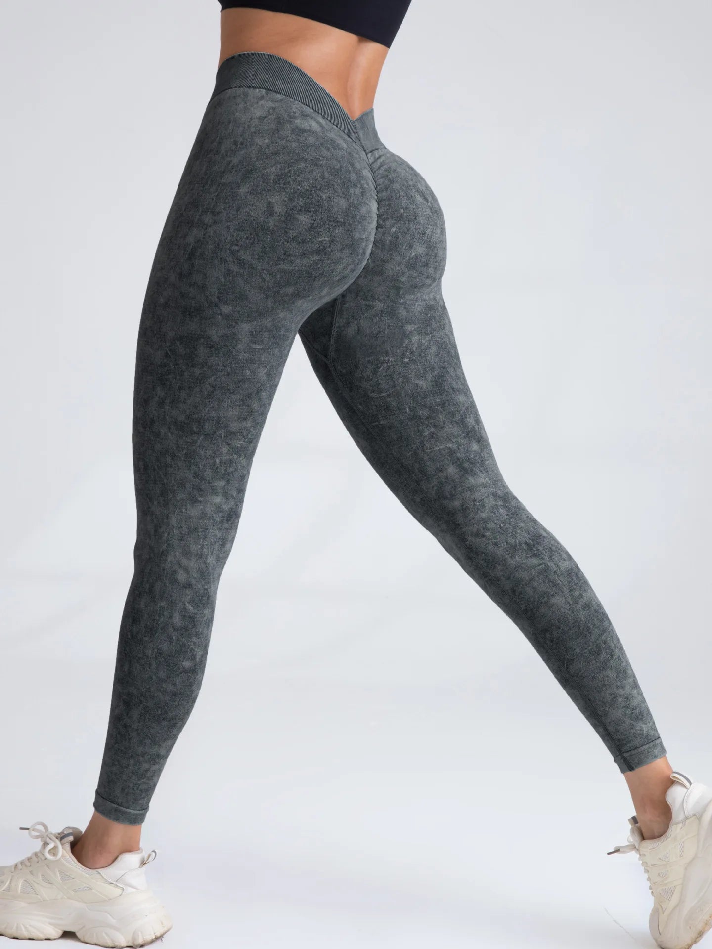 Women's V Back Butt Lifting Nylon Leggings for Gym and Yoga